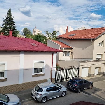 Cozy Apartment Near City Center Bükreş Dış mekan fotoğraf