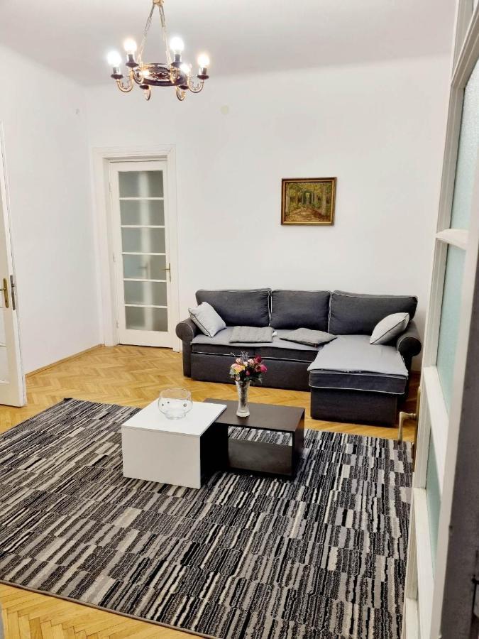 Cozy Apartment Near City Center Bükreş Dış mekan fotoğraf