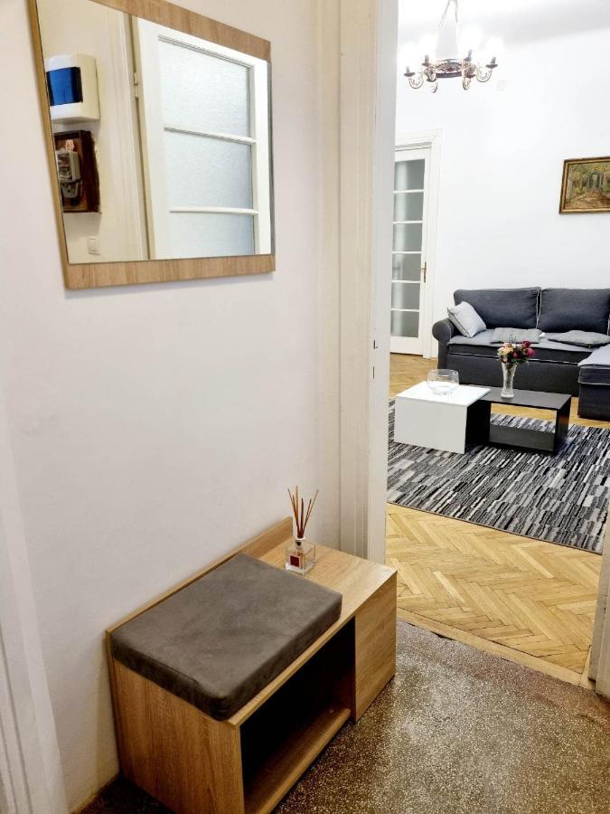 Cozy Apartment Near City Center Bükreş Dış mekan fotoğraf
