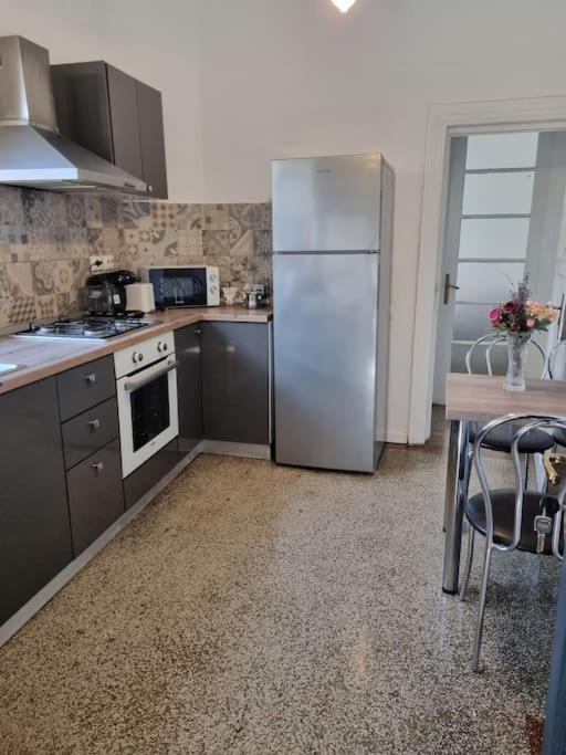Cozy Apartment Near City Center Bükreş Dış mekan fotoğraf