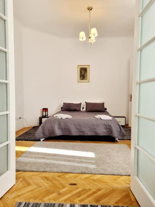 Cozy Apartment Near City Center Bükreş Dış mekan fotoğraf