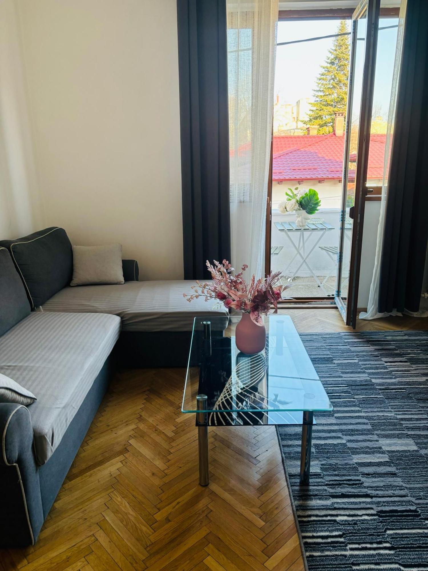 Cozy Apartment Near City Center Bükreş Dış mekan fotoğraf