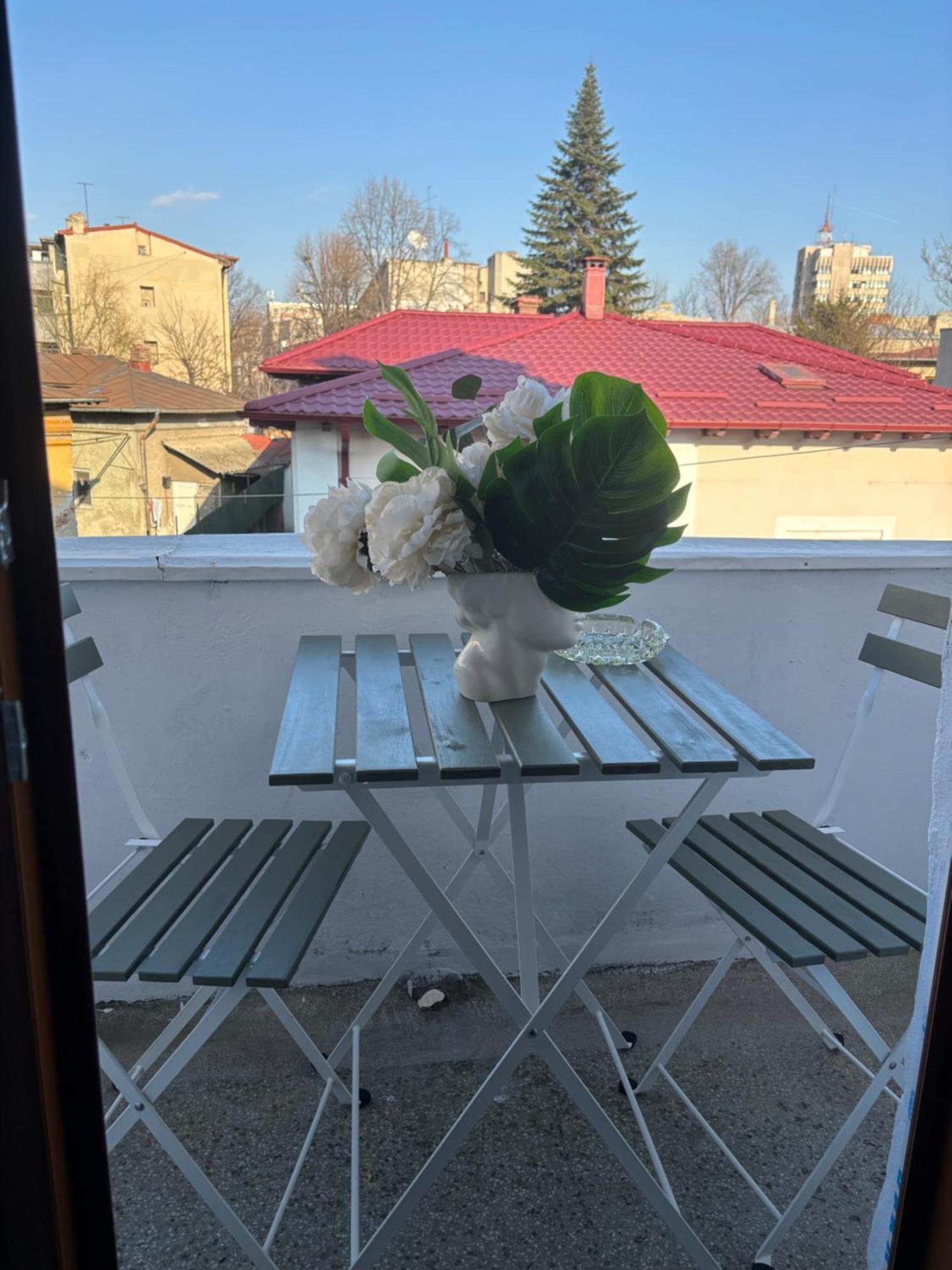 Cozy Apartment Near City Center Bükreş Dış mekan fotoğraf
