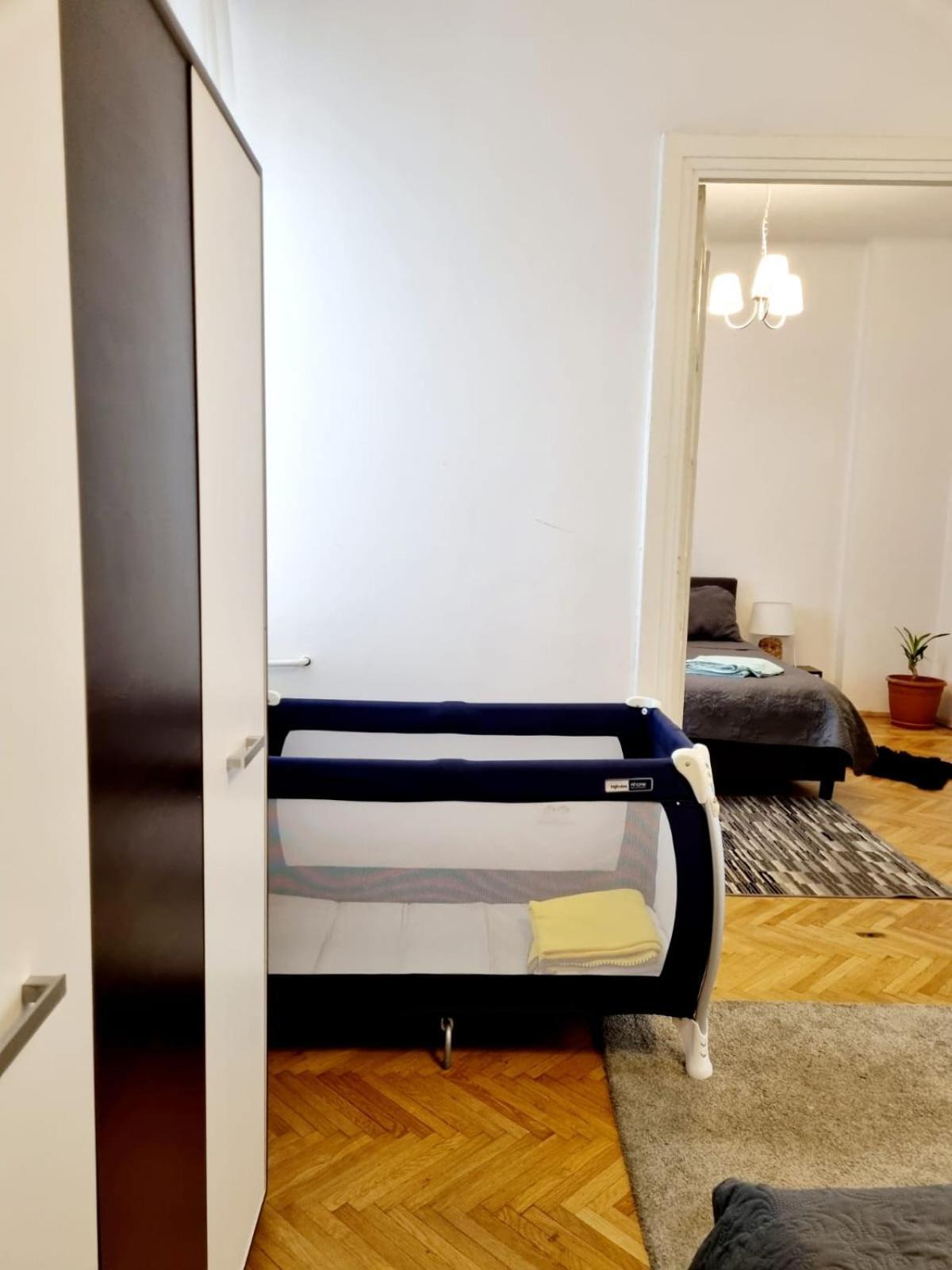 Cozy Apartment Near City Center Bükreş Dış mekan fotoğraf
