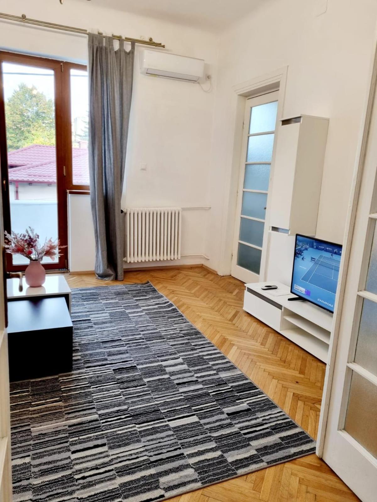 Cozy Apartment Near City Center Bükreş Dış mekan fotoğraf