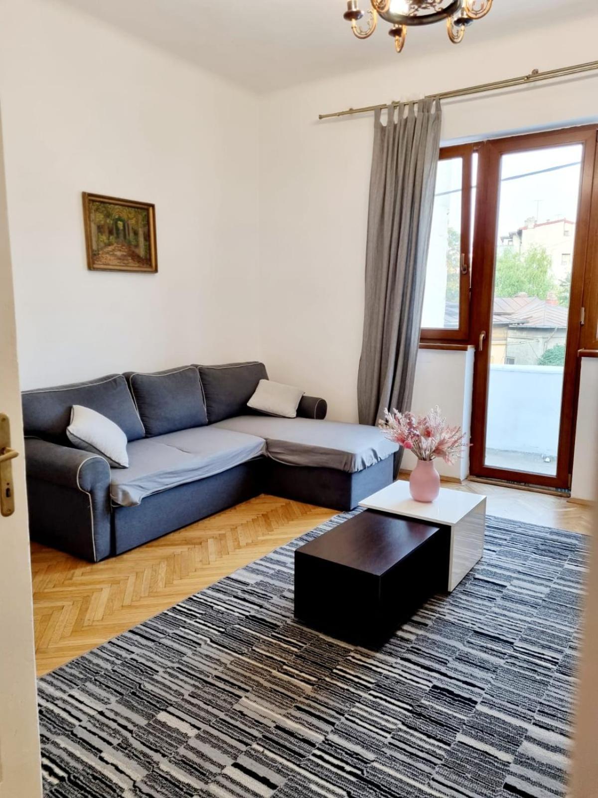 Cozy Apartment Near City Center Bükreş Dış mekan fotoğraf