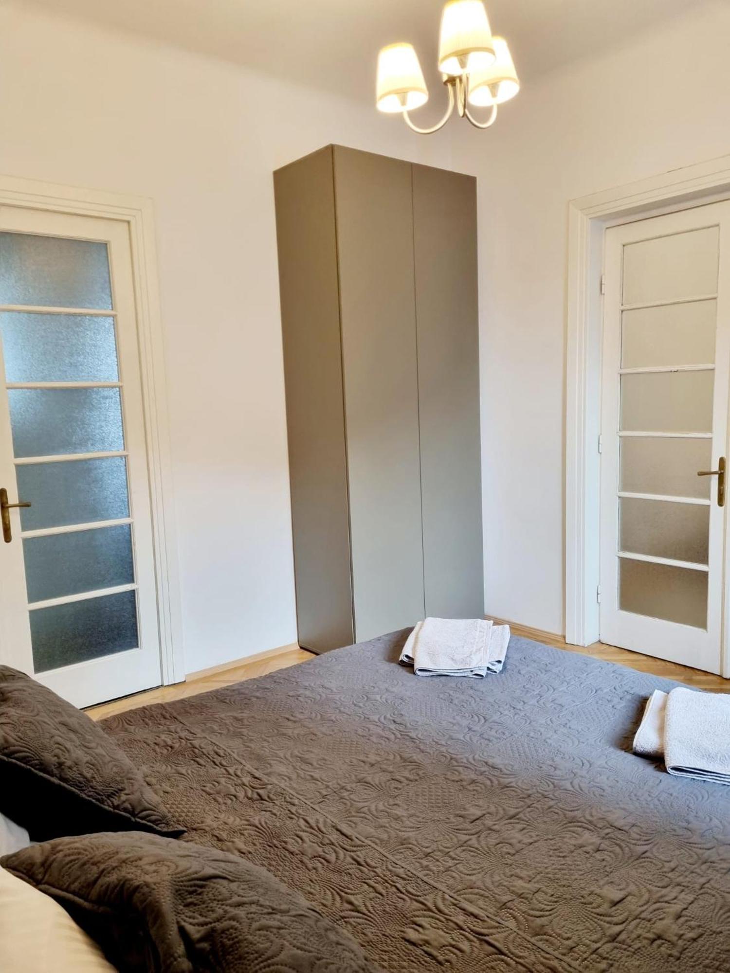 Cozy Apartment Near City Center Bükreş Dış mekan fotoğraf